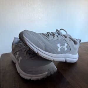 Under Armour Men's Gray Athletic Shoes